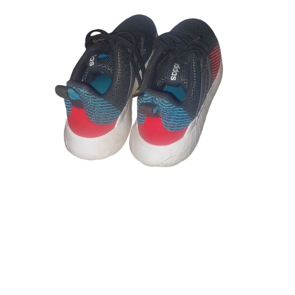 Adidas Questar Flow sneakers.  Size 6 - Picture 3 of 4
